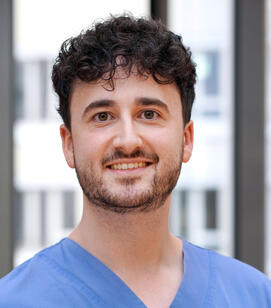 Simon Hauer (Pflegefachkraft der IMC intermediate care)