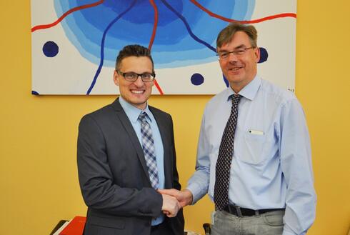 Spendenübergabe CMC Herr Renna