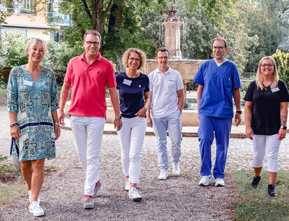 V.l.n.r. Anja Dürr-Pucher, CA Prof Dr. Sven Gläsker, Heidi Zimmermann (M.Sc)., CA Prof. Dr. Jan Harder, CA PD Dr. Marc Kollum, Melissa Knaupp. (Bild: GLKN)