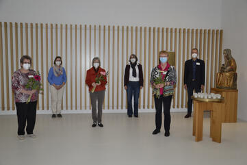 Auf dem Bild von links nach rechts: Ingrid Reinhart, Monika Golka, Waltraud Kohler, Waltraud Reichle, Karin Schmitt und Christoph Labuhn. Bild: Jagode