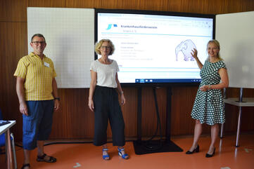 Krankenhaus-Förderverein Singen finanziert interaktive Tafel für Krankenpflegeschule Singen