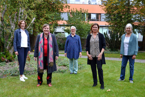 Die Patientenfürsprecherinnen am Klinikum Singen: (v.l.n.r): Ulrike Schwarz, Christine Jud, Margret Suhr, Kirsten Brößke und Renate Forster. Bild: Jagode