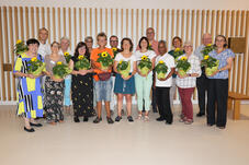 Die ökumenische Rufbereitschaft am Klinikum Singen lebt. Die Mitarbeitenden stehen verlässlich bereit, wenn Patienten und deren Angehörige Unterstützung und Begleitung in akuter Notlage brauchen. Im Bild viele Mitarbeitende des aktuellen Teams (Bild: Jagode)
