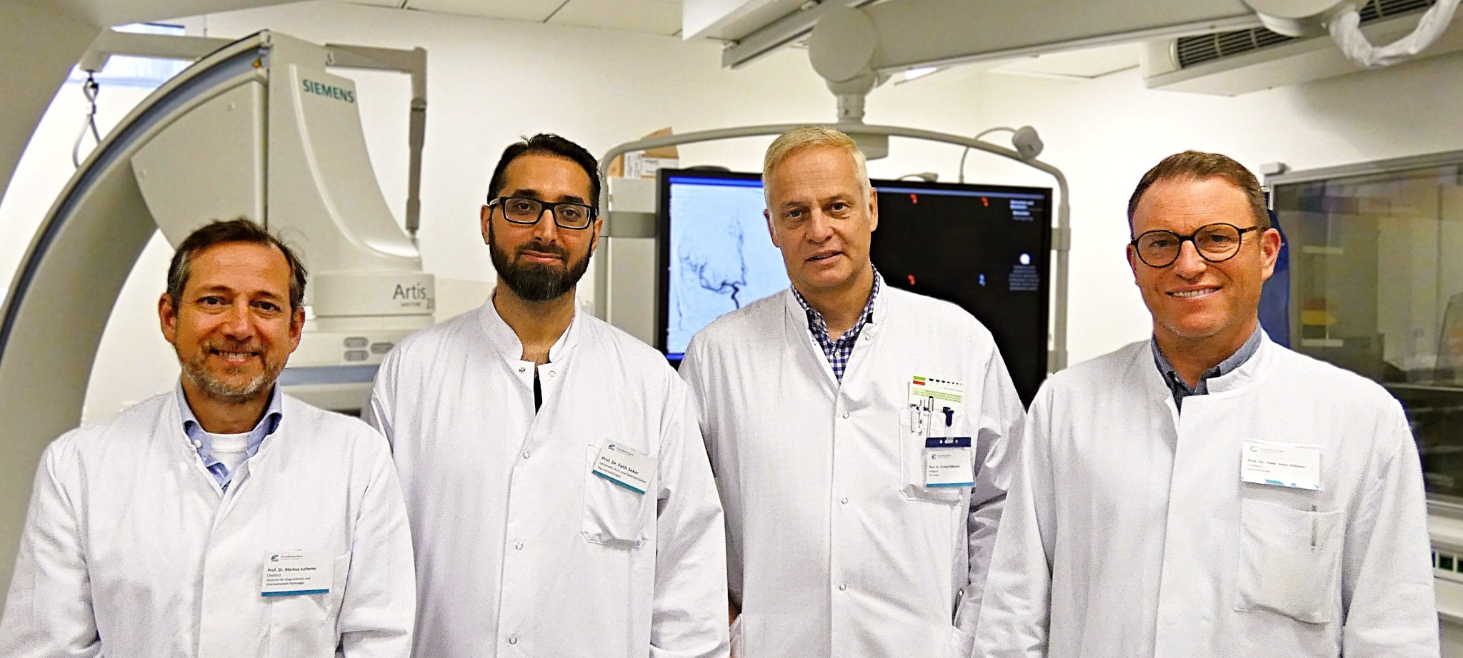Bild (GLKN): Prof. Dr. Markus Juchems Chefarzt und Direktor des Zentrums für Diagnostische und Interventionelle Radiologie im GLKN, Prof. Dr. Fatih Seker Leiter der Sektion Neuroradiologie, Prof. Dr. Christof Klötzsch Chefarzt Klinik für Neurologie, Prof. Dr. Sven Gläsker Chefarzt Klinik für Neurochirurgie
