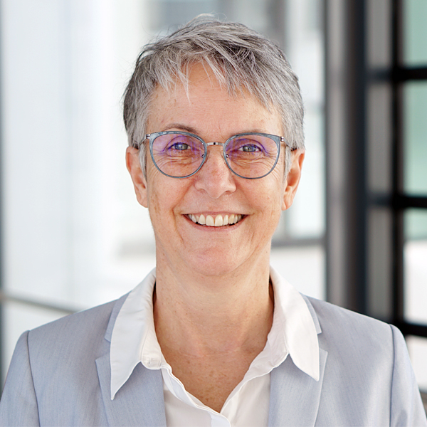 Dr. rer. cur. Sabine Proksch