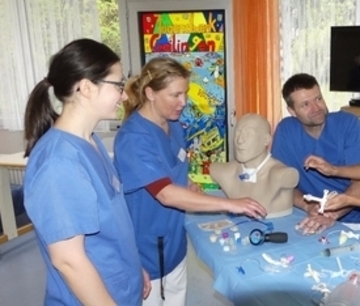 Schulung im Umgang mit Trachealkanülen